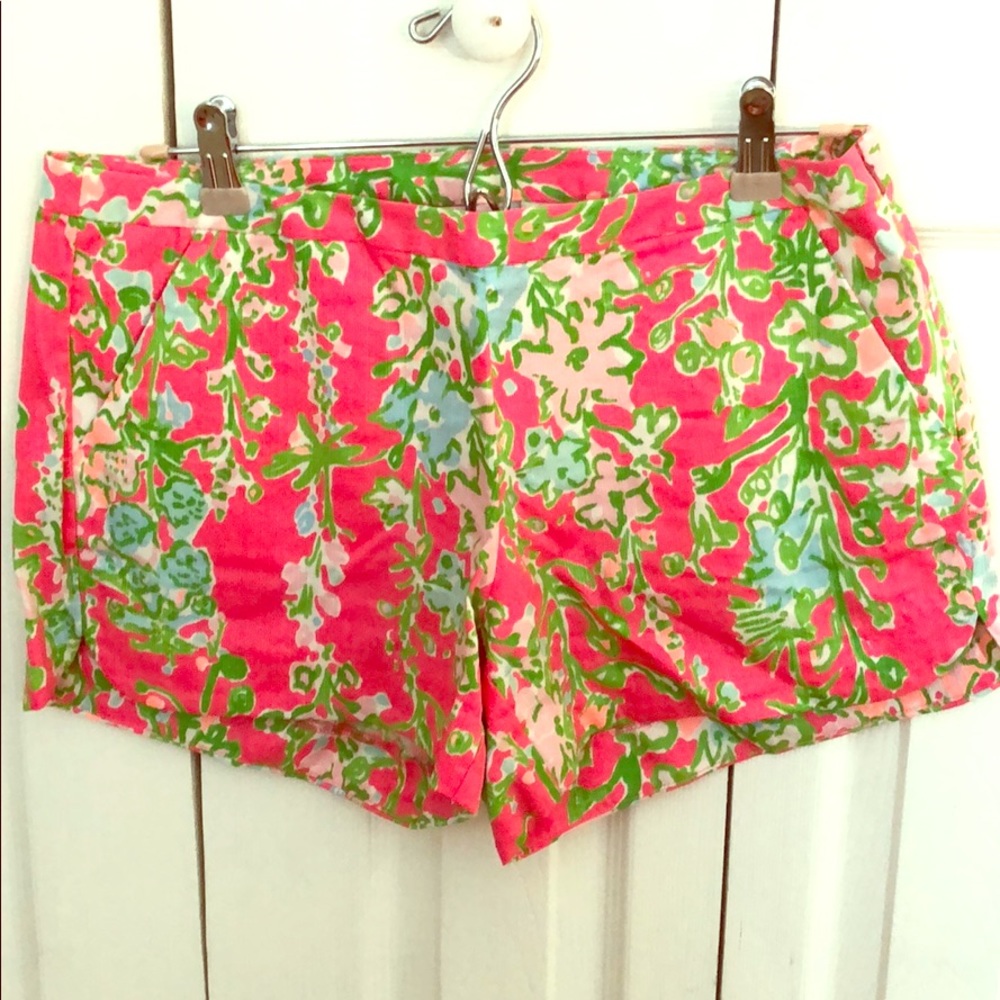 Lilly Pulitzer size 6 woman’s shorts.